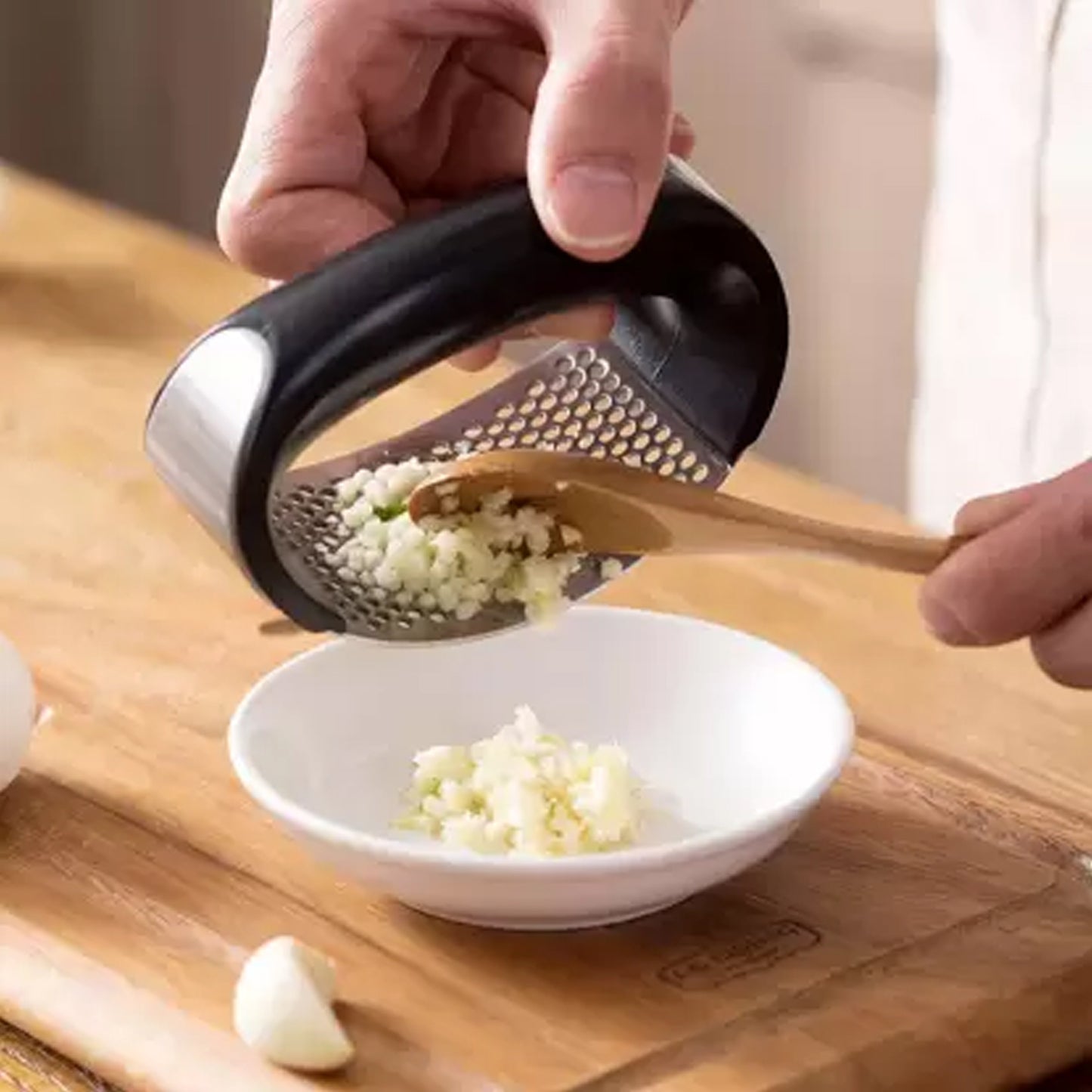 Multipurpose Garlic Presser Squeeze Press Crusher