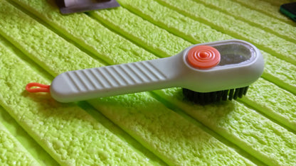 Multifunctional Scrubbing Brush With Liquid